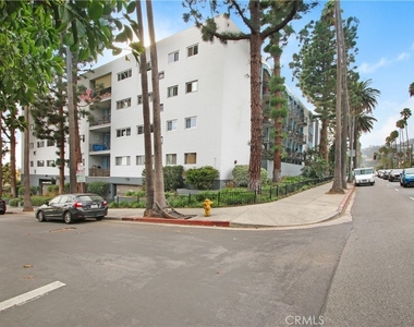 7560 Hollywood - Photo Thumbnail 1