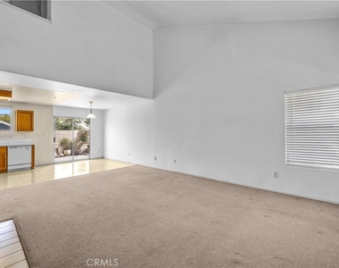 465 E Afton Lane - Photo Thumbnail 9