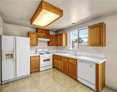 465 E Afton Lane - Photo Thumbnail 6