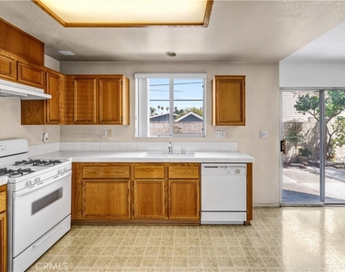 465 E Afton Lane - Photo Thumbnail 5