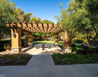 27 Playa Cir - Photo Thumbnail 1