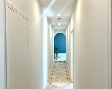 25292 De Salle - Photo Thumbnail 10