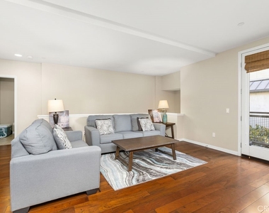 623 Rockefeller - Photo Thumbnail 3