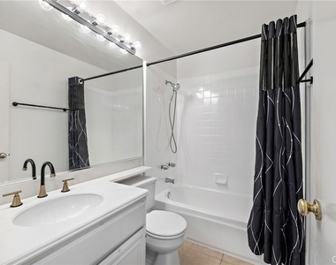 90 Mayfair - Photo Thumbnail 15