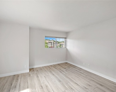90 Mayfair - Photo Thumbnail 17