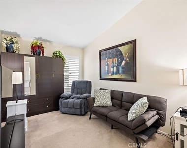 90 Mayfair - Photo Thumbnail 14