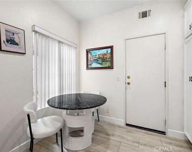90 Mayfair - Photo Thumbnail 8