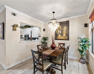 90 Mayfair - Photo Thumbnail 5