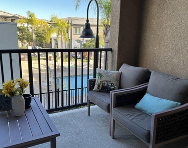 2332 Verano Way - Photo Thumbnail 7