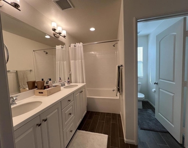 2332 Verano Way - Photo Thumbnail 13