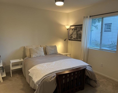 2332 Verano Way - Photo Thumbnail 14