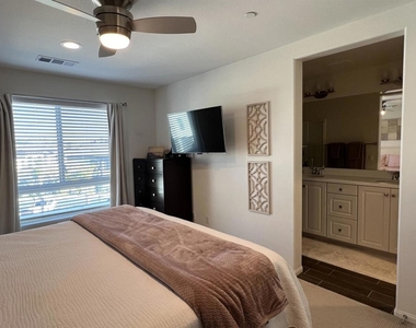 2332 Verano Way - Photo Thumbnail 10