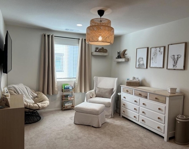 2332 Verano Way - Photo Thumbnail 12