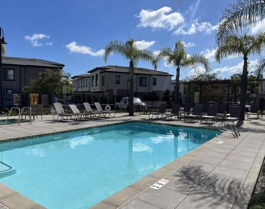 2332 Verano Way - Photo Thumbnail 18