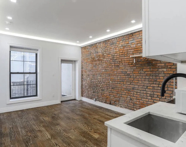 43 Columbia Place - Photo Thumbnail 1