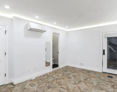 43 Columbia Place - Photo Thumbnail 2