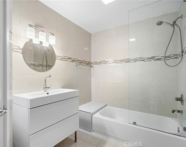 10227 Helendale Avenue - Photo Thumbnail 11