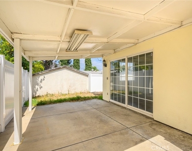 10227 Helendale Avenue - Photo Thumbnail 23