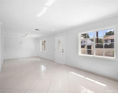 10227 Helendale Avenue - Photo Thumbnail 5