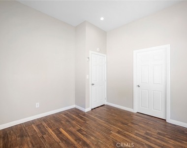 10227 Helendale Avenue - Photo Thumbnail 19