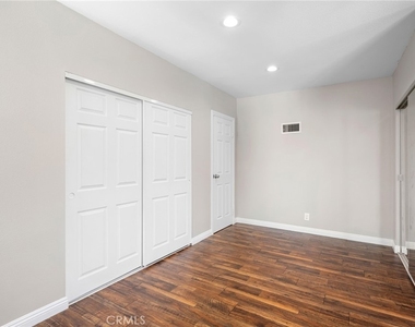 10227 Helendale Avenue - Photo Thumbnail 15