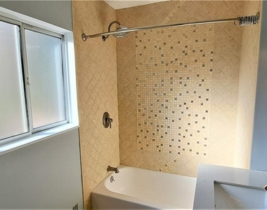 3216 Prospect Avenue - Photo Thumbnail 18