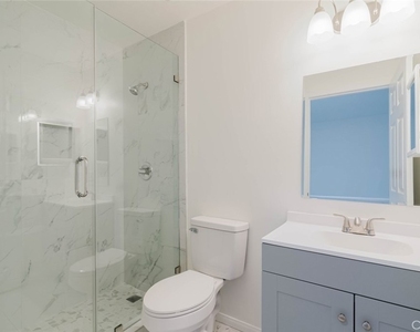 18347 Saticoy Street - Photo Thumbnail 24