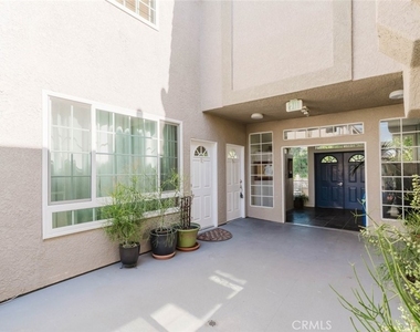 18347 Saticoy Street - Photo Thumbnail 3