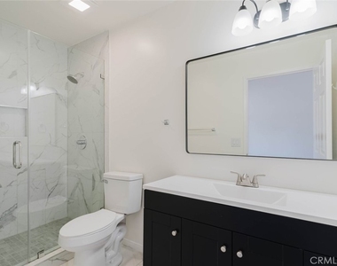 18347 Saticoy Street - Photo Thumbnail 21