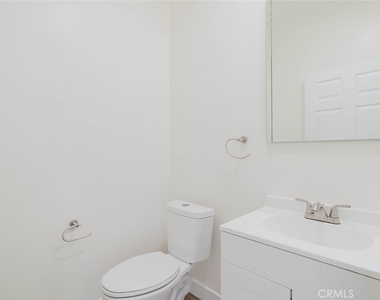 18347 Saticoy Street - Photo Thumbnail 25