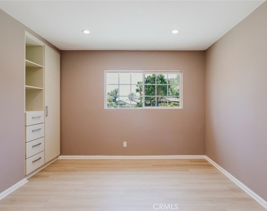 9540 Debra Avenue - Photo Thumbnail 23