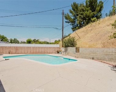 9540 Debra Avenue - Photo Thumbnail 45