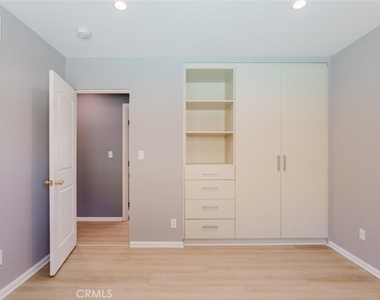 9540 Debra Avenue - Photo Thumbnail 35