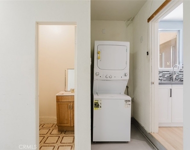 9540 Debra Avenue - Photo Thumbnail 43
