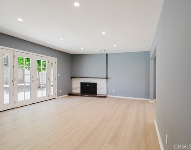 9540 Debra Avenue - Photo Thumbnail 5
