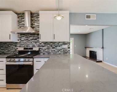9540 Debra Avenue - Photo Thumbnail 11