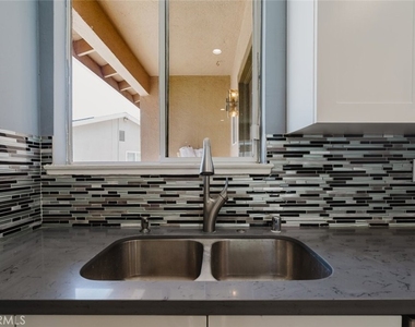 9540 Debra Avenue - Photo Thumbnail 14