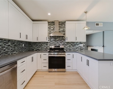 9540 Debra Avenue - Photo Thumbnail 15