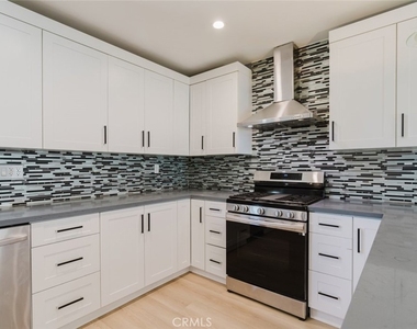 9540 Debra Avenue - Photo Thumbnail 12