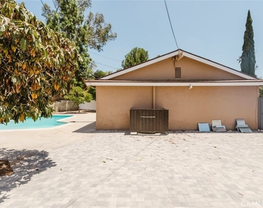 9540 Debra Avenue - Photo Thumbnail 44