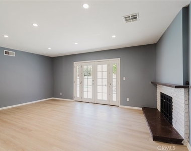 9540 Debra Avenue - Photo Thumbnail 8