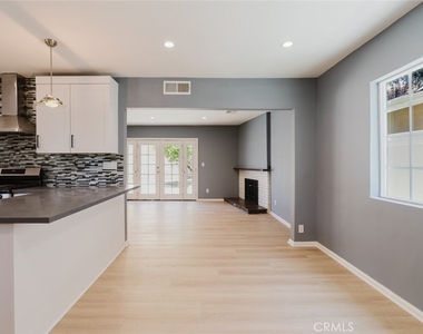 9540 Debra Avenue - Photo Thumbnail 9