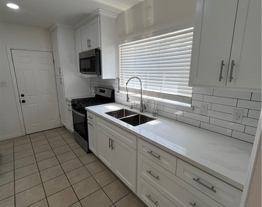 9441 Beverly Street - Photo Thumbnail 14