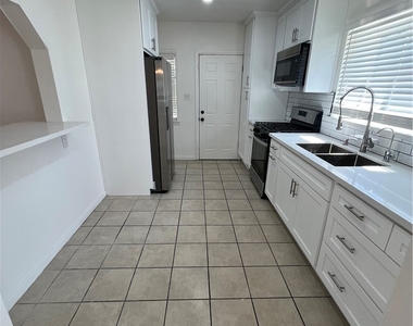 9441 Beverly Street - Photo Thumbnail 13