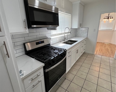 9441 Beverly Street - Photo Thumbnail 10