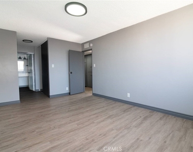 6979 Palm Court - Photo Thumbnail 7