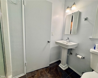 637 Geneva Avenue - Photo Thumbnail 15