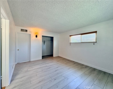 637 Geneva Avenue - Photo Thumbnail 14