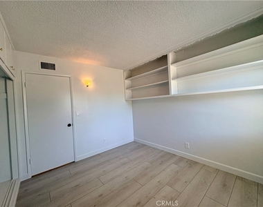 637 Geneva Avenue - Photo Thumbnail 9
