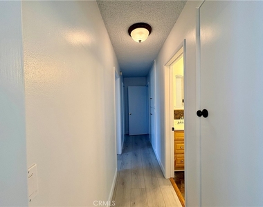 637 Geneva Avenue - Photo Thumbnail 8